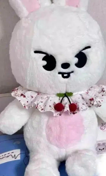 토끼 모양 봉제 인형 프릴 포함
