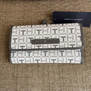 새상품 TOMMY HILFIGER 타미힐피거 장지갑