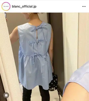 BLANC 백 리본 포함 슬리브리스 블라우스