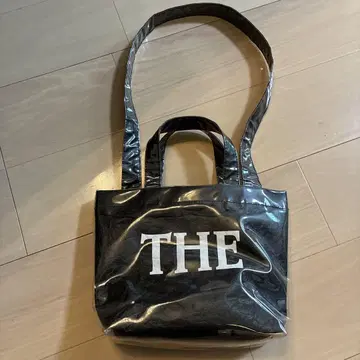 THE 로고 토트백 블랙