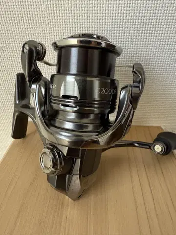 시마노 24 트윈 파워 C2000S