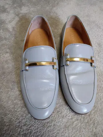 TOD'S 가죽 로퍼