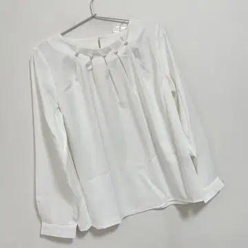 그로브 펄 장식 포인트 A 라인 실루엣 블라우스