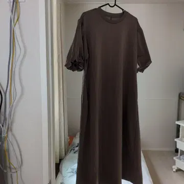 워크맨 여자 브라운 퍼프 슬리브 롱 원피스