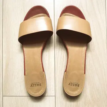 BALLY 베이지/빨간색 슬라이드 샌들 36