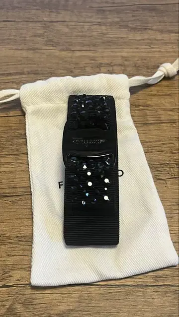 페라가모 리본 머리핀, 상자, 수납 가방 포함