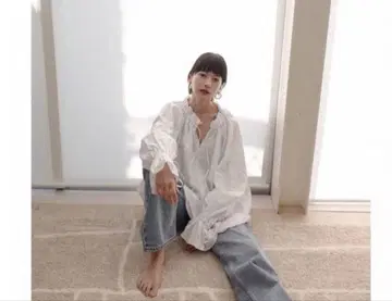 클레인 2웨이 오프 숄더 볼륨감 있는 상의