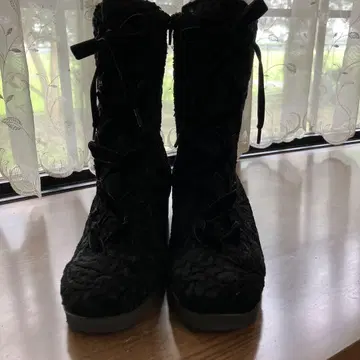 레이스업 블랙 패브릭 부츠