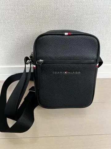 타미힐피거 블랙 숄더백