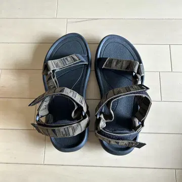 teva 샌들 새상품