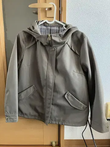 Perle Peche 카키 후드 부착 캐주얼 자켓