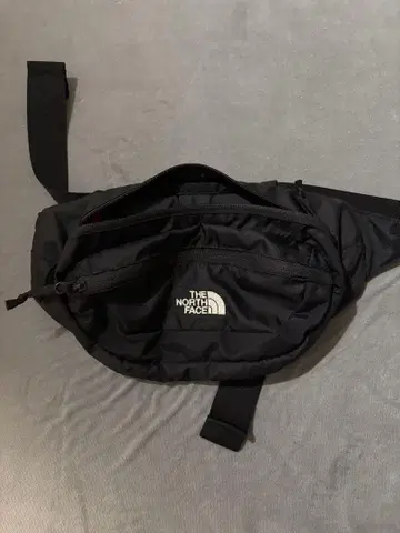 THE NORTH FACE 바디백 블랙