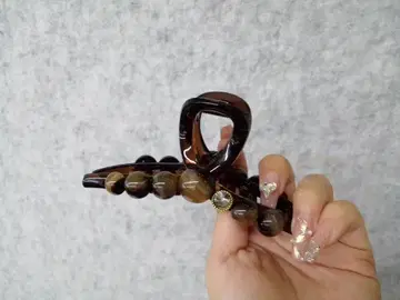 다크 브라운 장식 비즈 헤어 클립