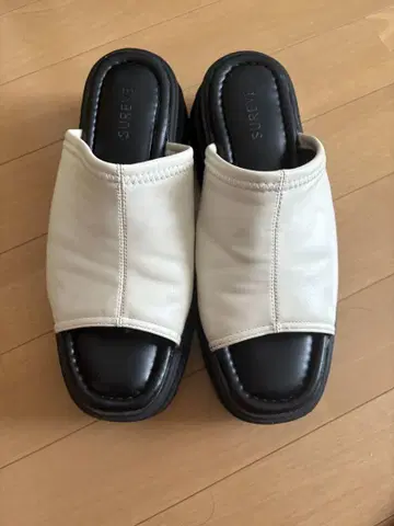 컴포트 샌들 화이트/블랙