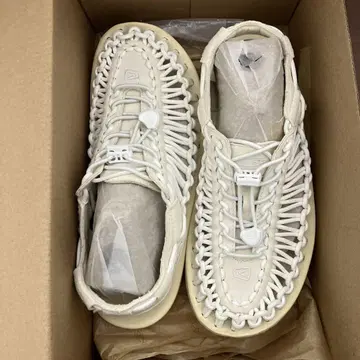 KEEN 킨 유니크 화이트 24.5cm