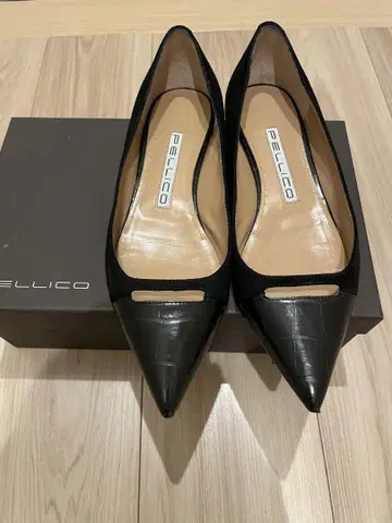 PELLICO 블랙 스틸레토 펌프스 36