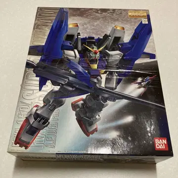 FXA-05D/RX-178 슈퍼 건담