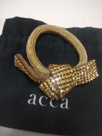 acca 비쥬가 달린 헤어 밴드 골드