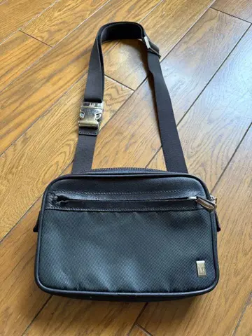 던힐 Dunhill 바디백 블랙 가죽 숄더백