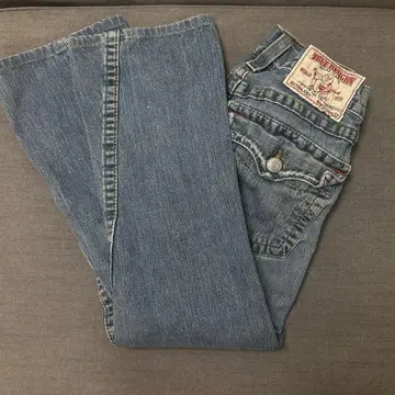 TRUE RELIGION JOEY 데미지 가공 데님 플레어 팬츠 27