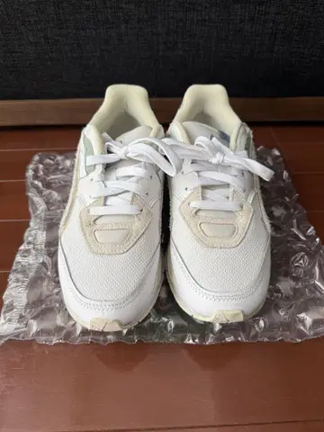 푸마 여성용 스니커즈 화이트 계열 23cm