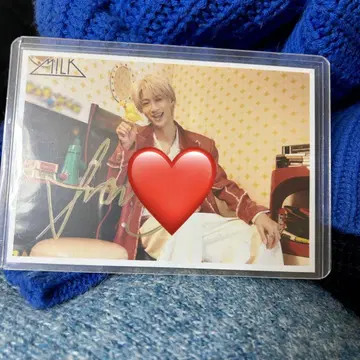 M!LK 소노 슌타 친필 사인 포함 브로마이드