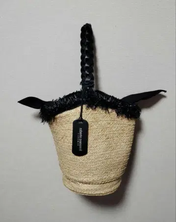 새상품급 로베르토 빵 카니카 바스켓 백