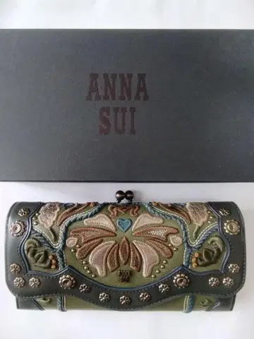 안나수이 ANNA SUI 바이킹 금구리 장지갑 (311220) 가마구치