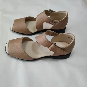 [fit fit] 샌들 23.5cm 베이지 미사용에 가까운 상태