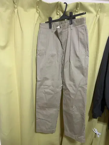 UNITED ARROWS 오가닉 코튼 니돔 2플리츠 치노 팬츠