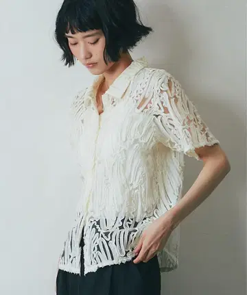 ANOTHER S 컴팩트 자수 레이스 카라 부착 셔츠