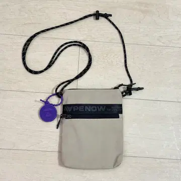 APENOW 베이지 숄더백 사코슈