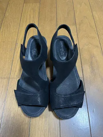 블랙 크로스 스트랩 컴포트 샌들