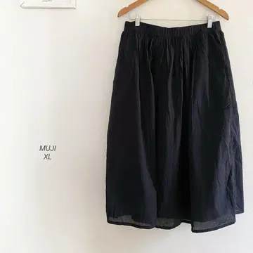 무인양품 강하게 꼬아 만든 보일 개더 스커트 블랙 za4s