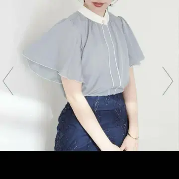 가격 인하 디자인 단추 배색 플레어 소매 블라우스