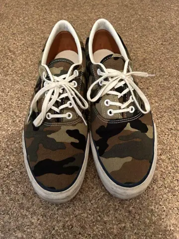Keds 카모플라쥬 로우 컷 스니커즈