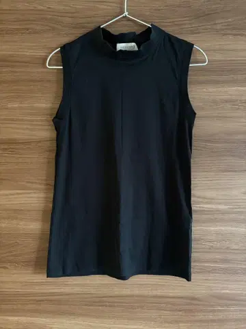 MACKINTOSH 블랙 슬리브리스 하이넥 탑 프리 사이즈