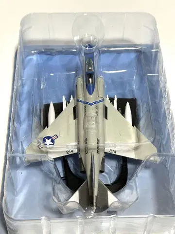 1/100 F-4J 팬텀 II VMFA-451 미사일 포함