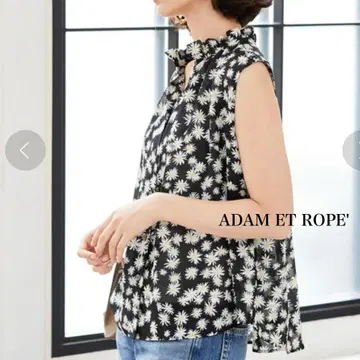 ADAM ET ROPE' 꽃무늬 슬리브리스 셔츠