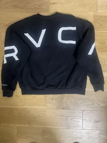 RVCA 로고 블랙 맨투맨