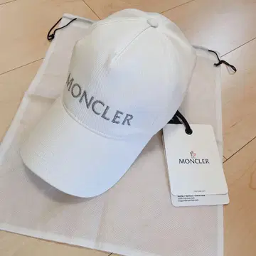 몽클레어 화이트 야구 모자