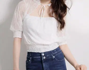 LIP SERVICE 립 서비스 데콜테 오픈 레이스 상의 블랙