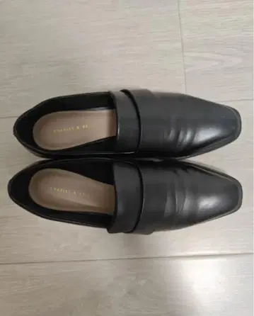 블랙 로퍼