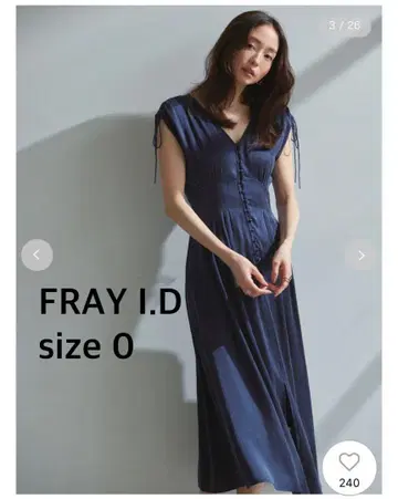 FRAY I.D 새틴 턱 플레어 원피스 네이비