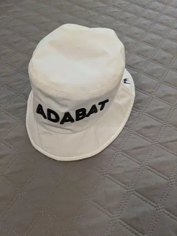 ADABAT 화이트 햇 로고