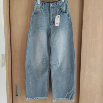 노치 택 포함 커브 데님 팬츠 M 사이즈 프린지 밑단