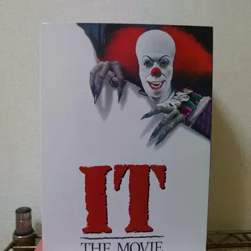 네카 it 페니 와이즈 피규어