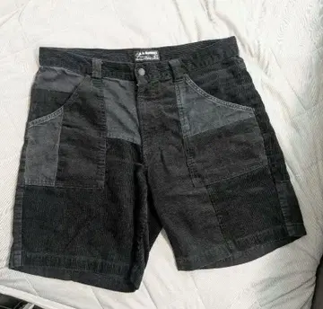 블랙 코듀로이 숏 팬츠