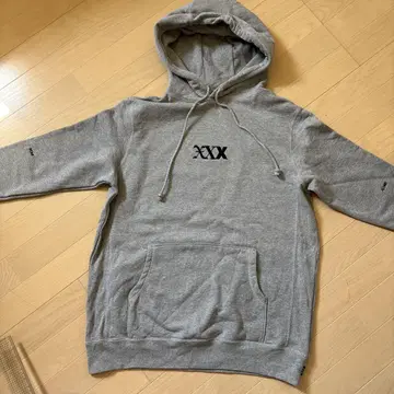 그레이 후드 부착 후드티 XXX 자수