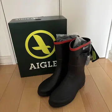 택 포함 미사용 AIGLE 레인부츠 블랙 레드
